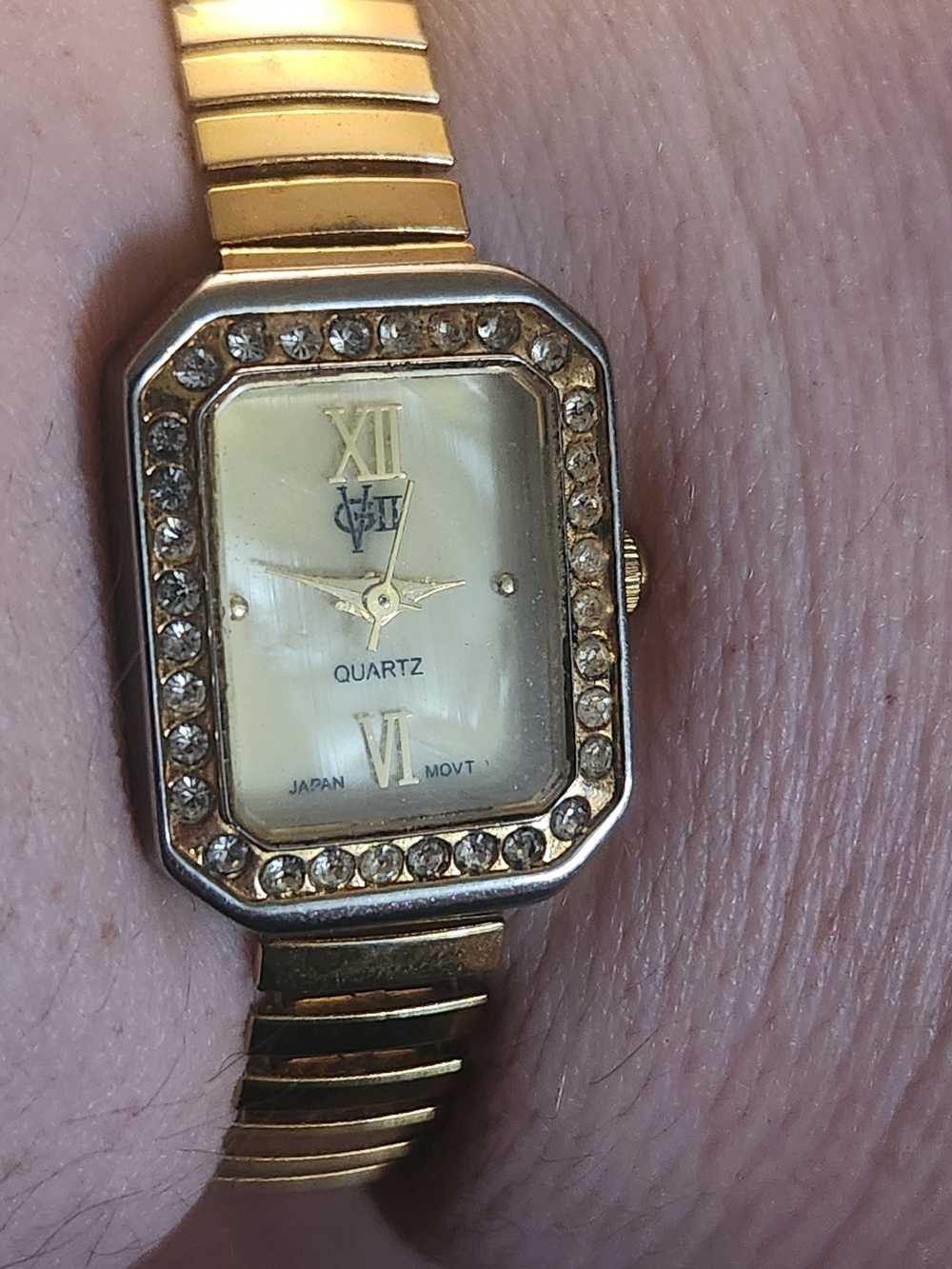 Gold Tone Crystal Bezel Quartz Wristwatch